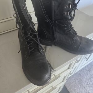 Stylish Black Lace-Up Heeled Boots